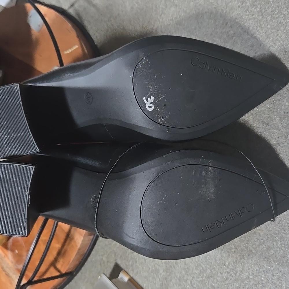 Calvin Klein Block Heel - Picture 3 of 3